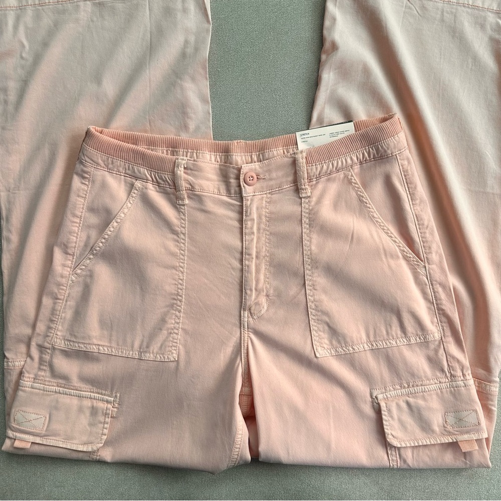American Eagle Super High Rise Baggy Wide-Leg Cargo Pants. Peach. 12. NWT *flaw* - Picture 4 of 13